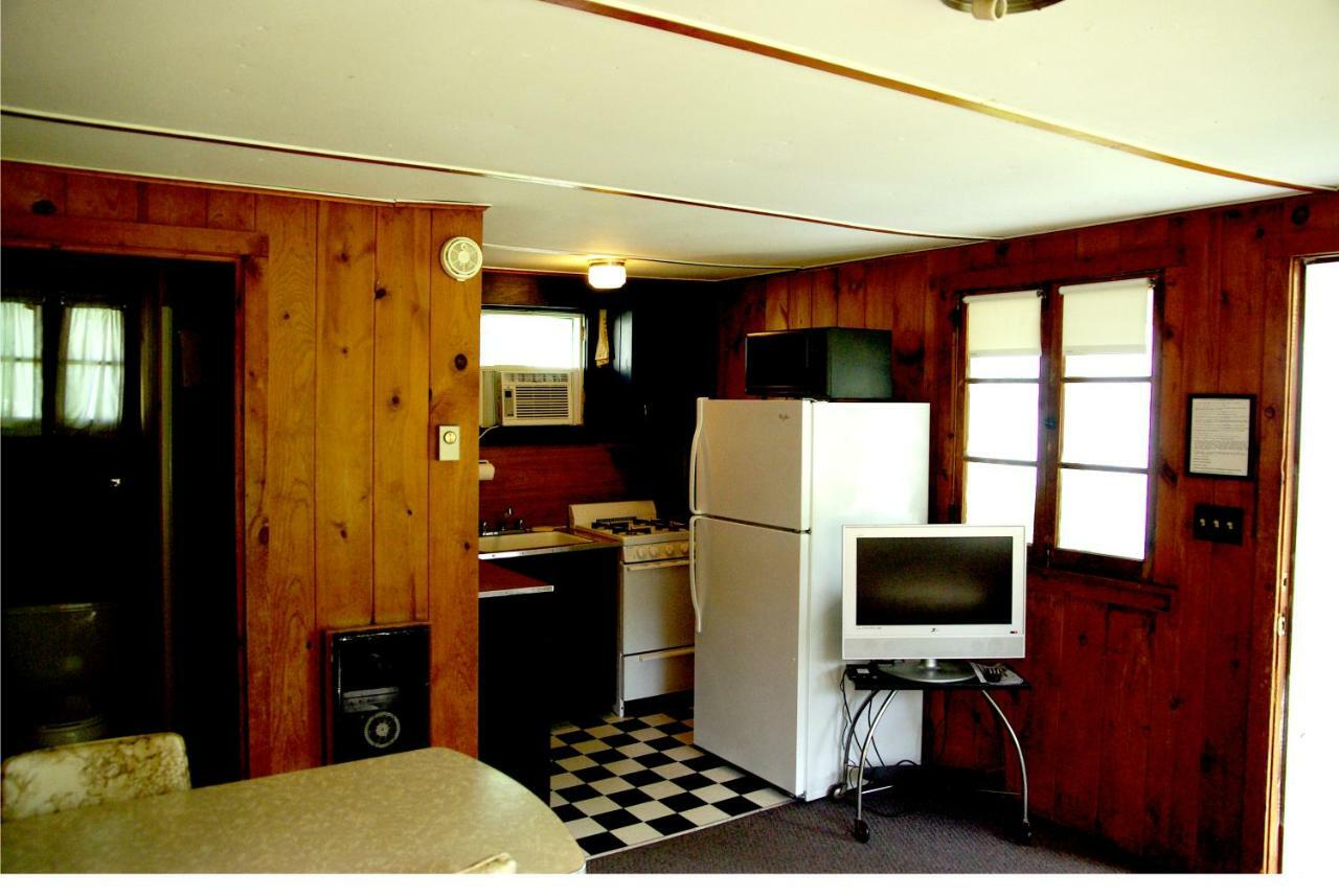 Fair Wind Motel And Cottages Clayton Extérieur photo